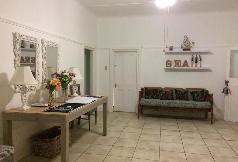 Bed and Breakfast Breeze Inn Guesthouse 10