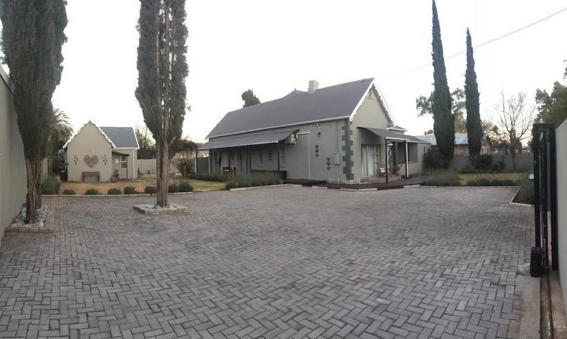 Tranquil House Bed & Breakfast 1