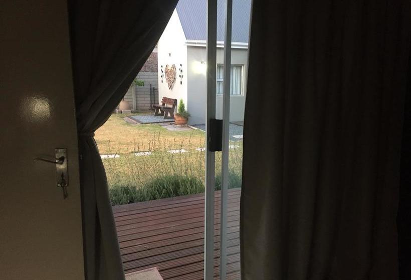 Tranquil House Bed & Breakfast 10