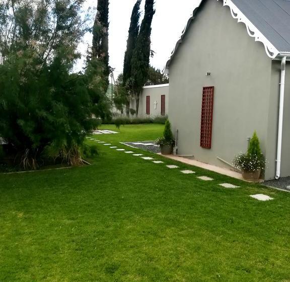 Tranquil House Bed & Breakfast 7