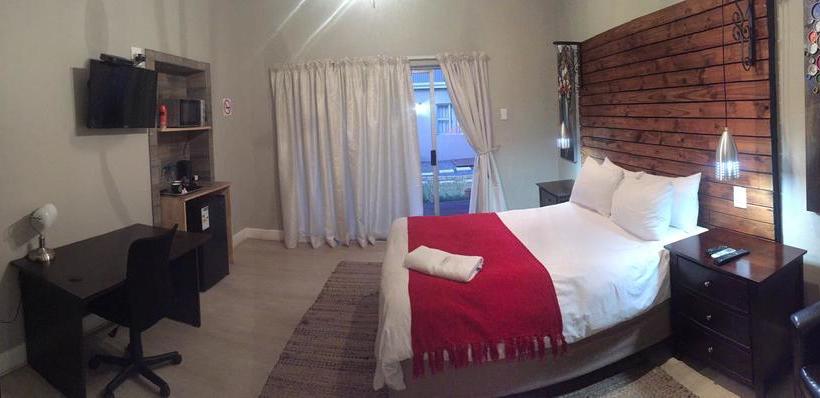 Tranquil House Bed & Breakfast 8