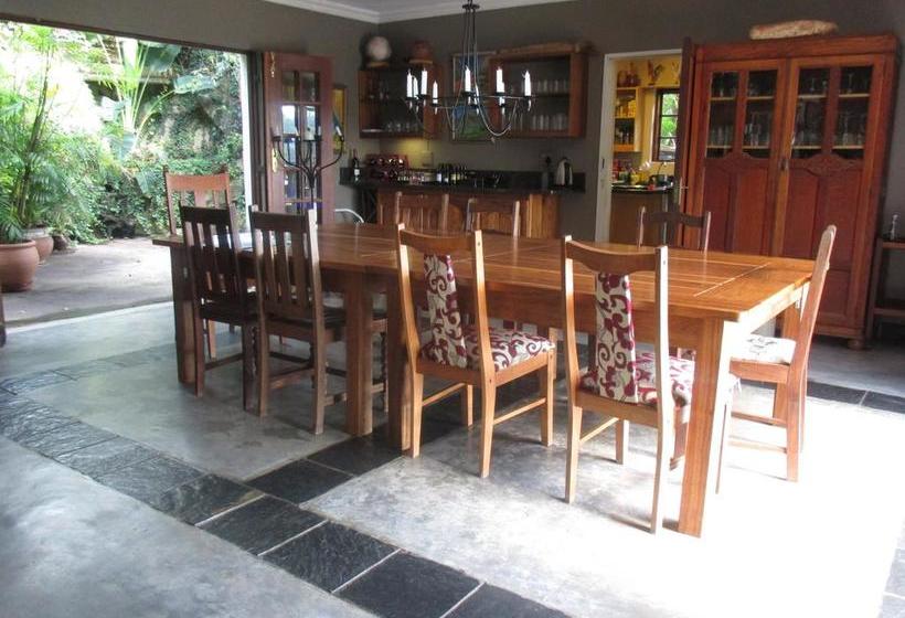 Bed and Breakfast Utopia In Africa Guest Villa 4