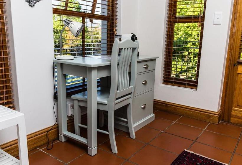 Bed and Breakfast Penelope S Guesthouse 10