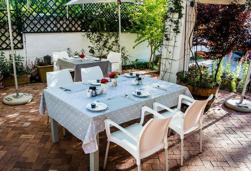 Bed and Breakfast Penelope S Guesthouse 6