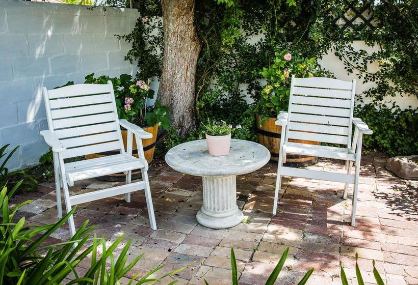 Bed and Breakfast Penelope S Guesthouse 7