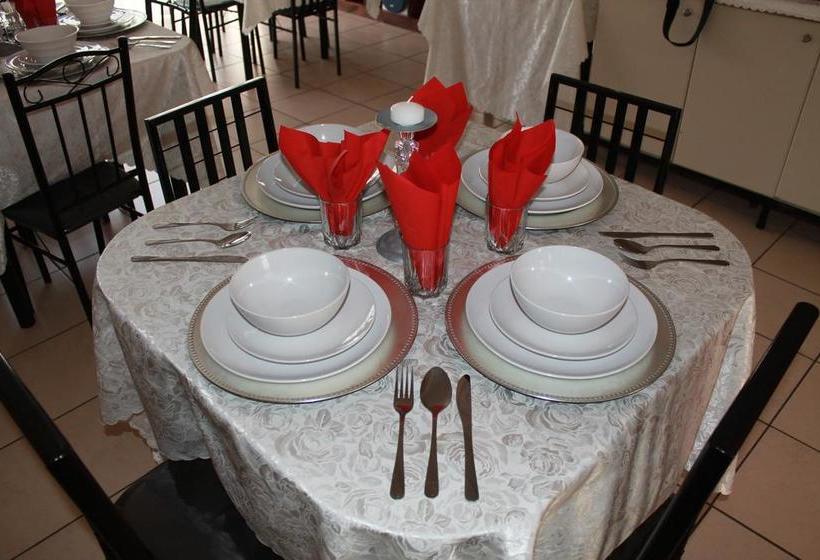 Bed and Breakfast Rolls Royce Guest House 1