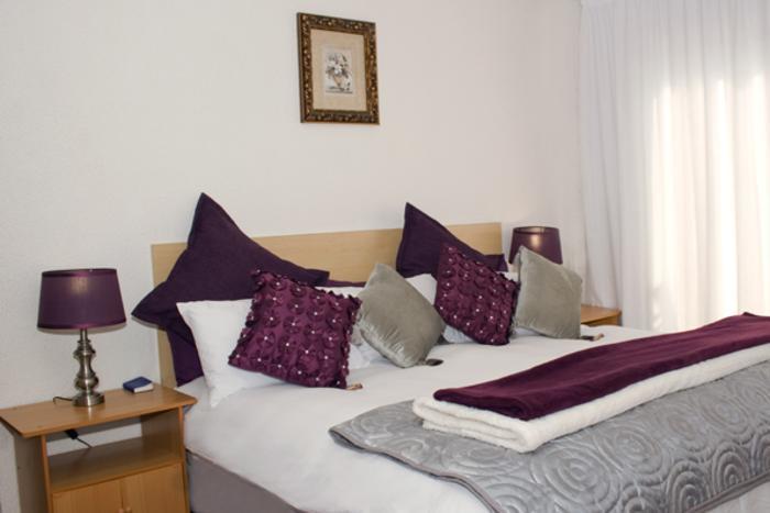 Bed and Breakfast Rolls Royce Guest House 3