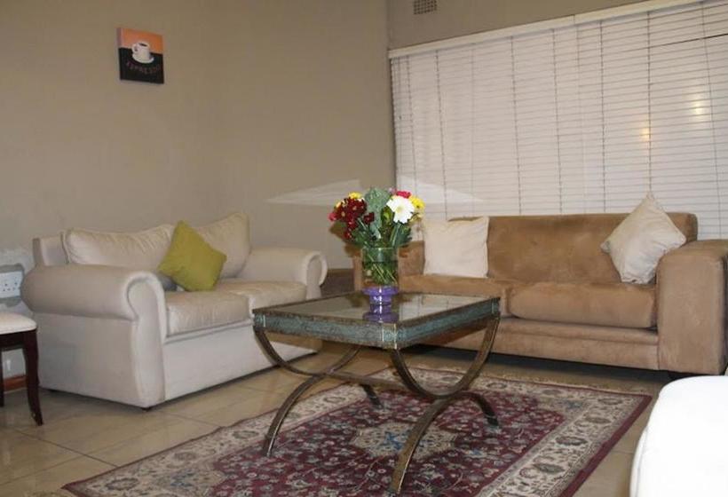 Bed and Breakfast Flamboyant Guest Lodge 7