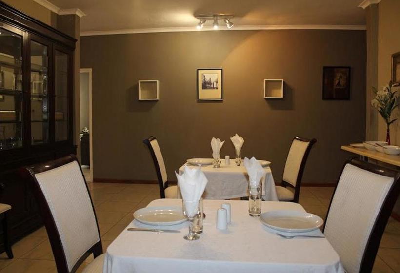 Bed and Breakfast Flamboyant Guest Lodge 8