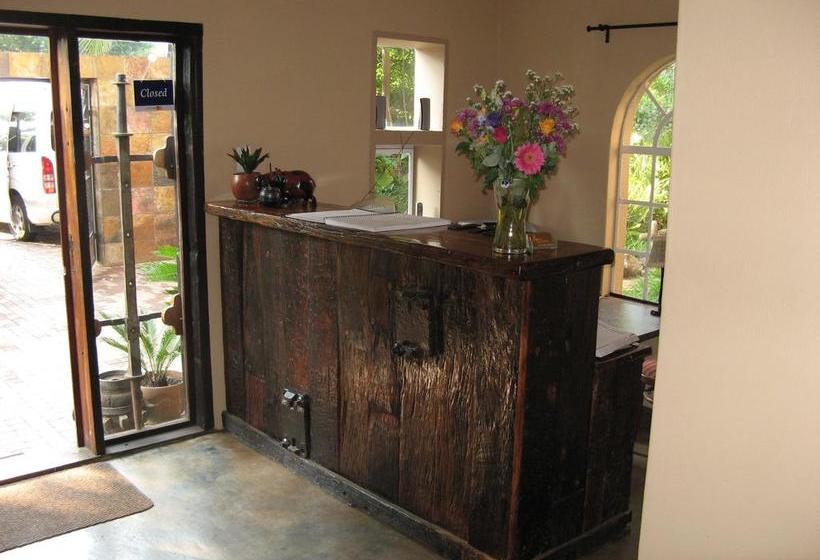 Bed and Breakfast Africa Footprints 1