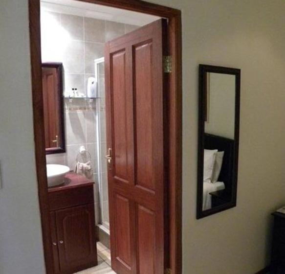 Strathavon Bed And Breakfast 12