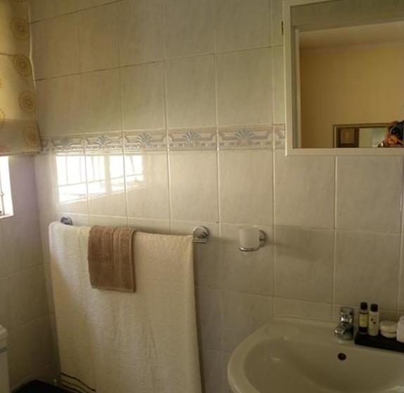 Strathavon Bed And Breakfast 18