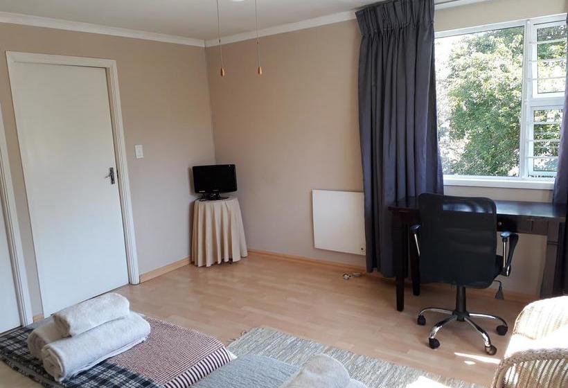 Strathavon Bed And Breakfast 2