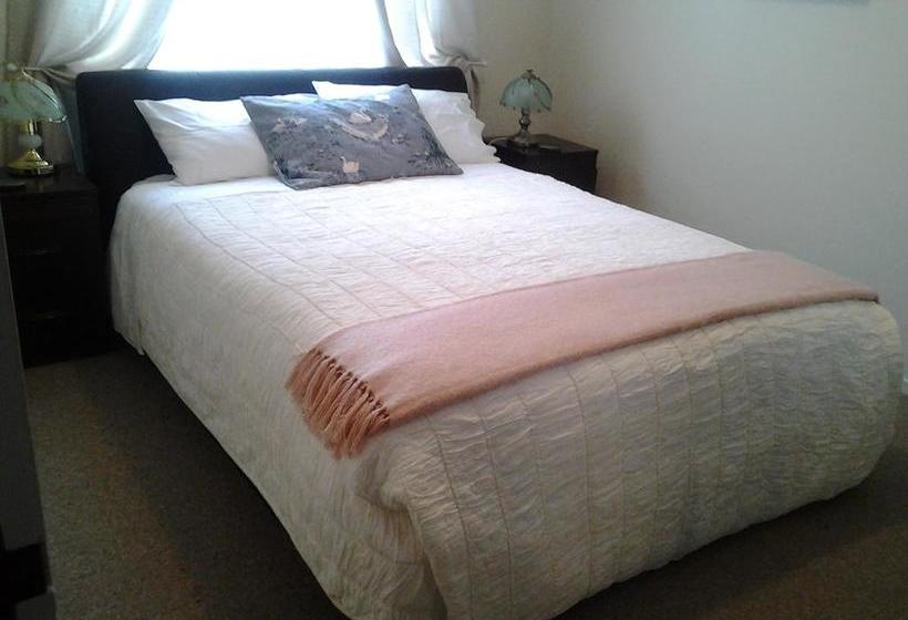 Abundante B&b On 8 Marlowe 1