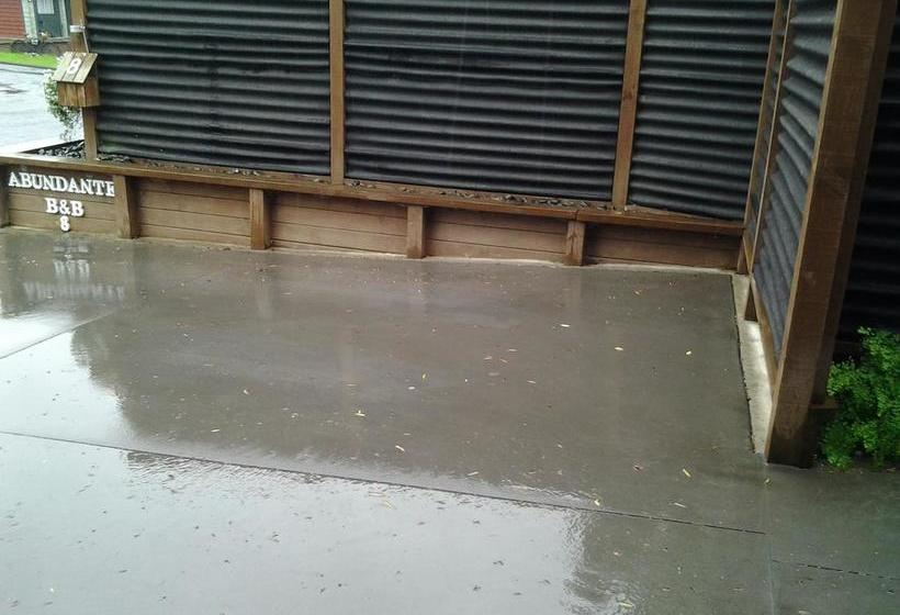 Abundante B&b On 8 Marlowe 7