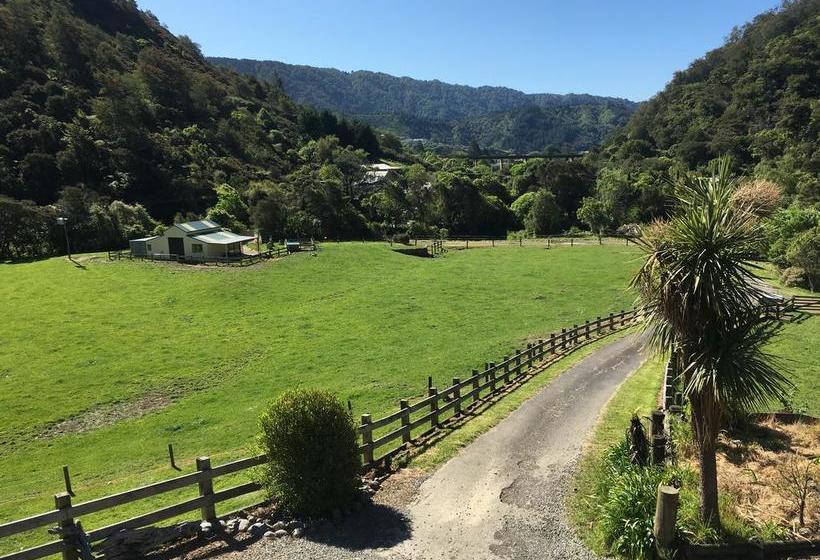 Essons Valley Farmstay B&b South Island