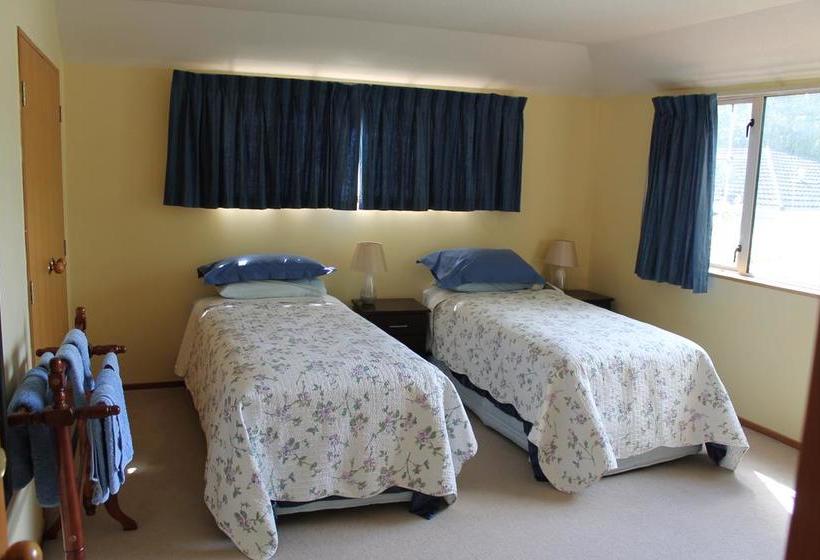 Aroha Riccarton Bed And Breakfast 10