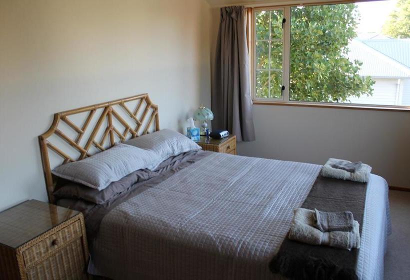 Aroha Riccarton Bed And Breakfast 13