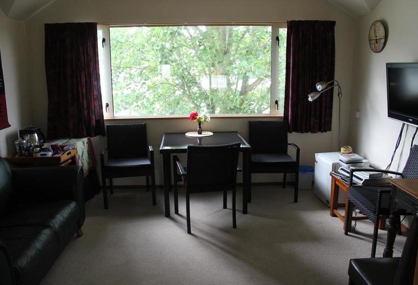 Aroha Riccarton Bed And Breakfast 15