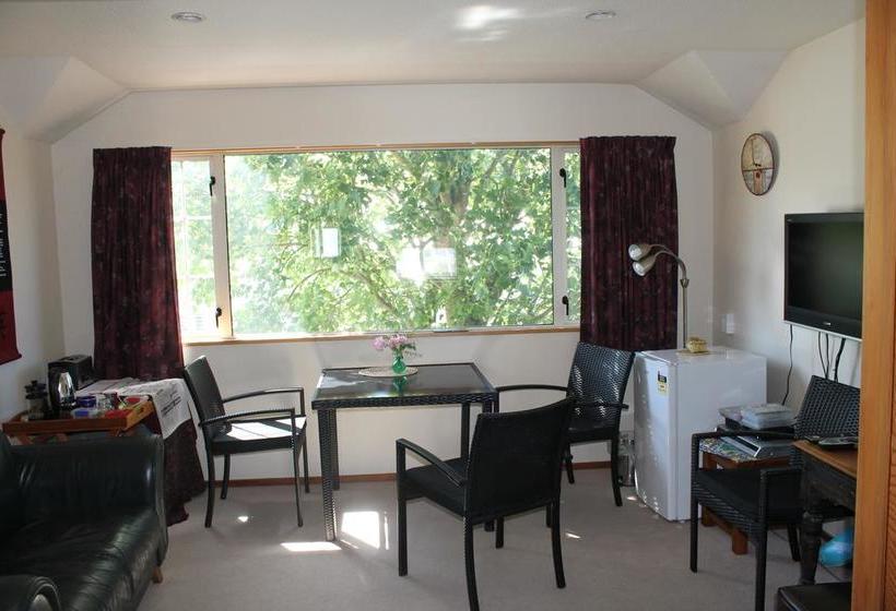 Aroha Riccarton Bed And Breakfast 6