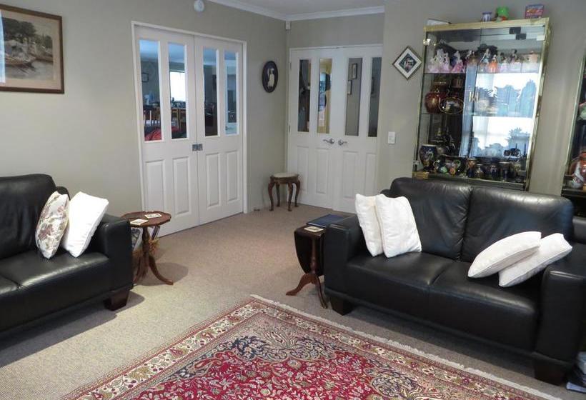 Airport Stableford B&b 6