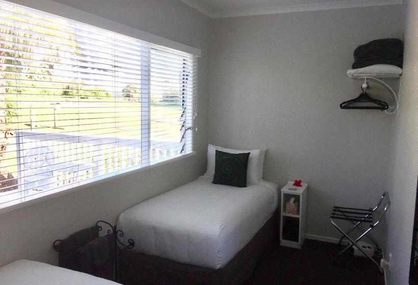 Bed and Breakfast Kiwi House Waiheke 1