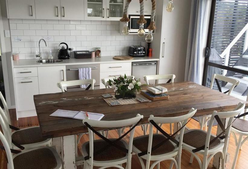 Bed and Breakfast Kiwi House Waiheke 9