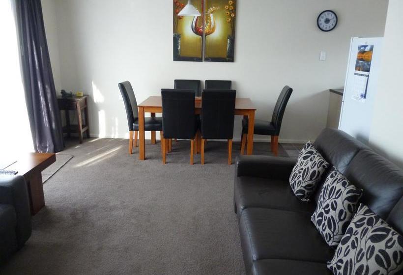 Cashel Court Motel 13