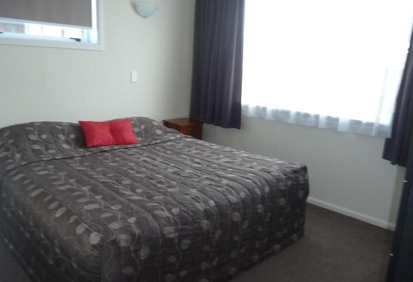 Cashel Court Motel 17