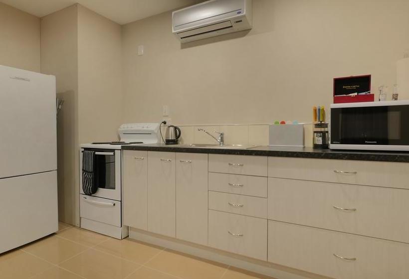 Cashel Court Motel 6