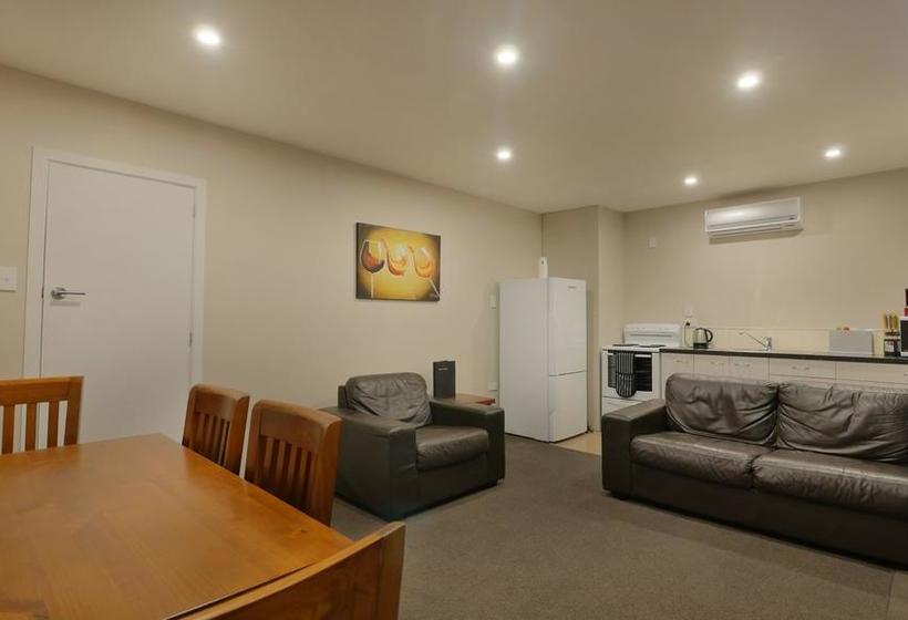 Cashel Court Motel 8