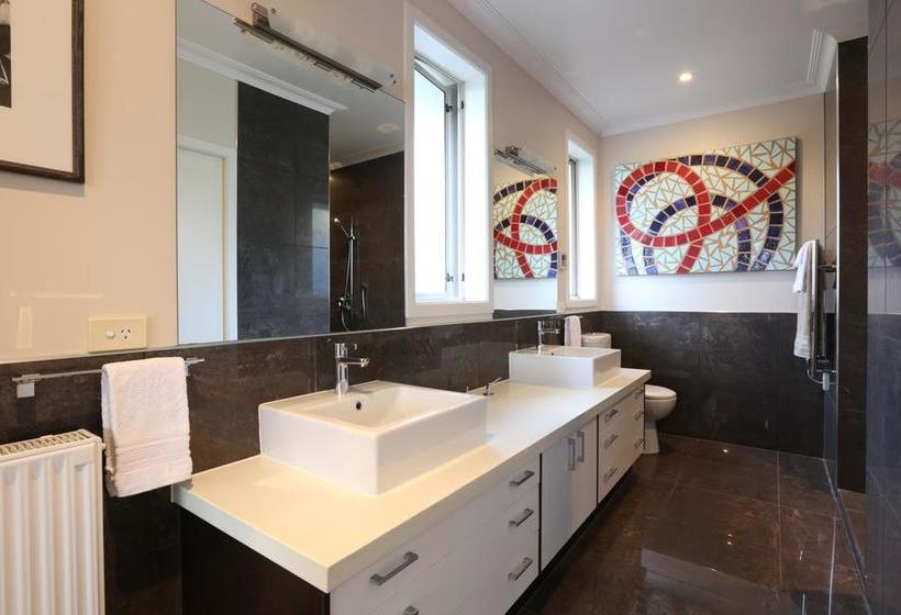 Bed and Breakfast Boutique On Briarley 1