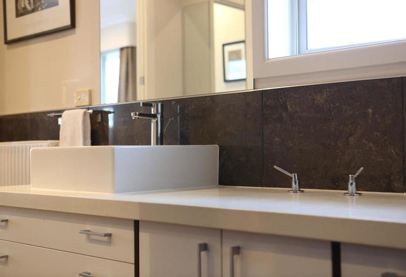 Bed and Breakfast Boutique On Briarley 4