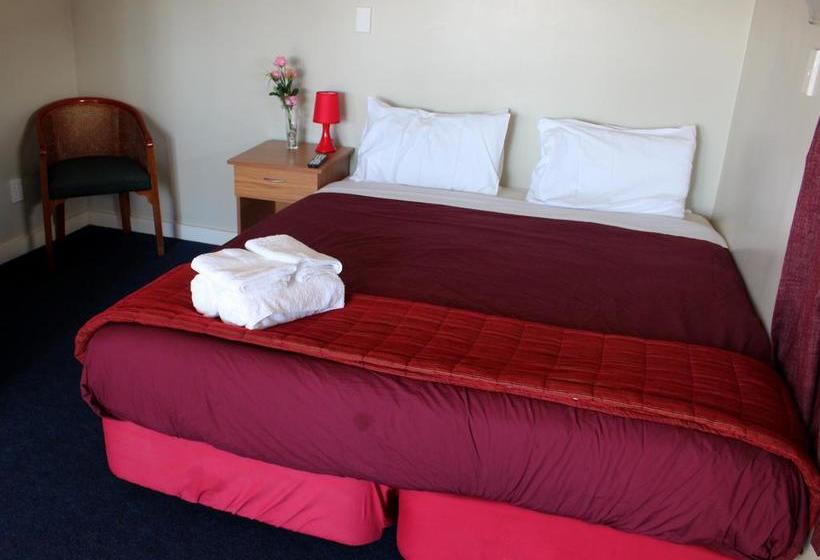 Sir Cedric S Fox Glacier Pod Hostel & Inn 14