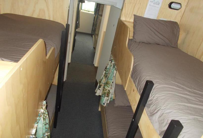 Sir Cedric S Fox Glacier Pod Hostel & Inn 2