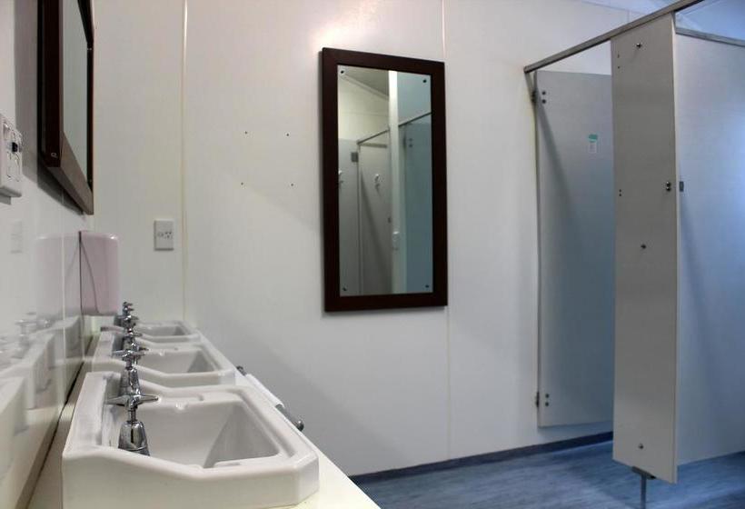 Sir Cedric S Fox Glacier Pod Hostel & Inn 5