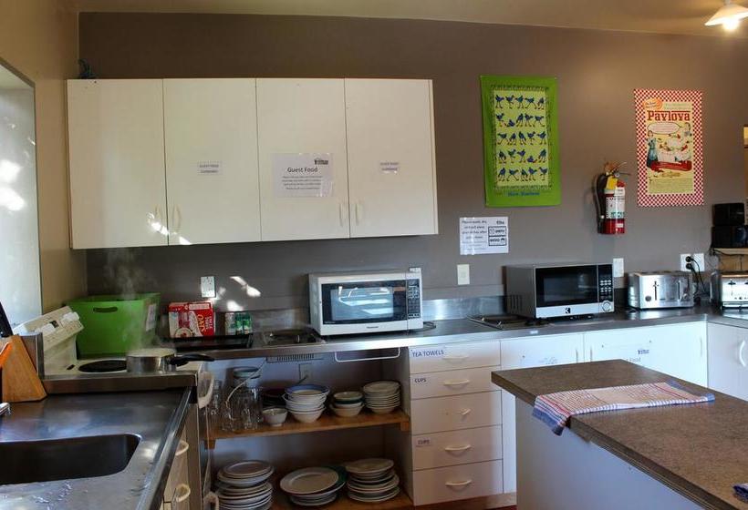 Sir Cedric S Fox Glacier Pod Hostel & Inn 6