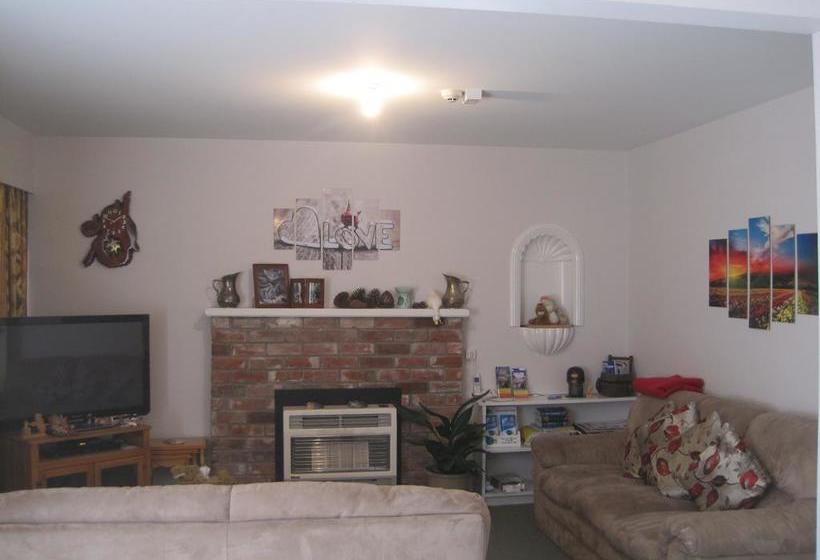 Hostel Canterbury House Backpackers 11