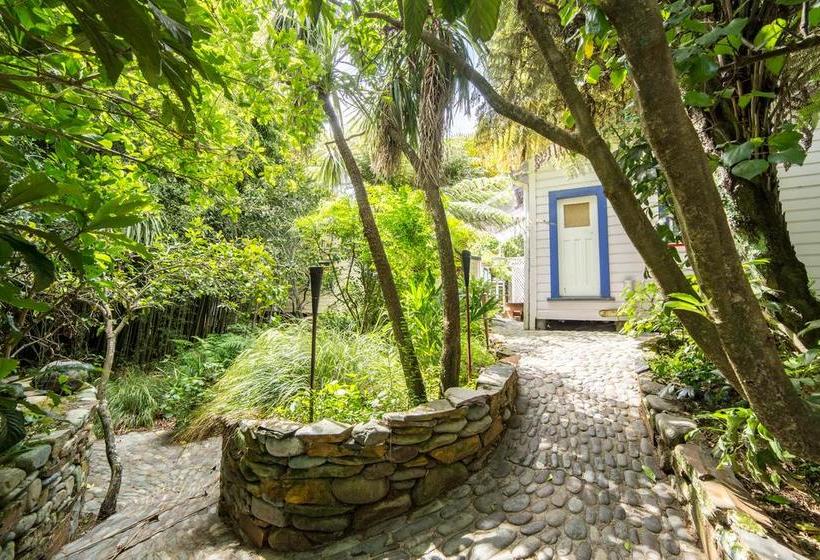 Shady Rest Bed & Breakfast 10