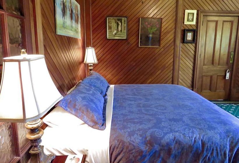 Shady Rest Bed & Breakfast 9