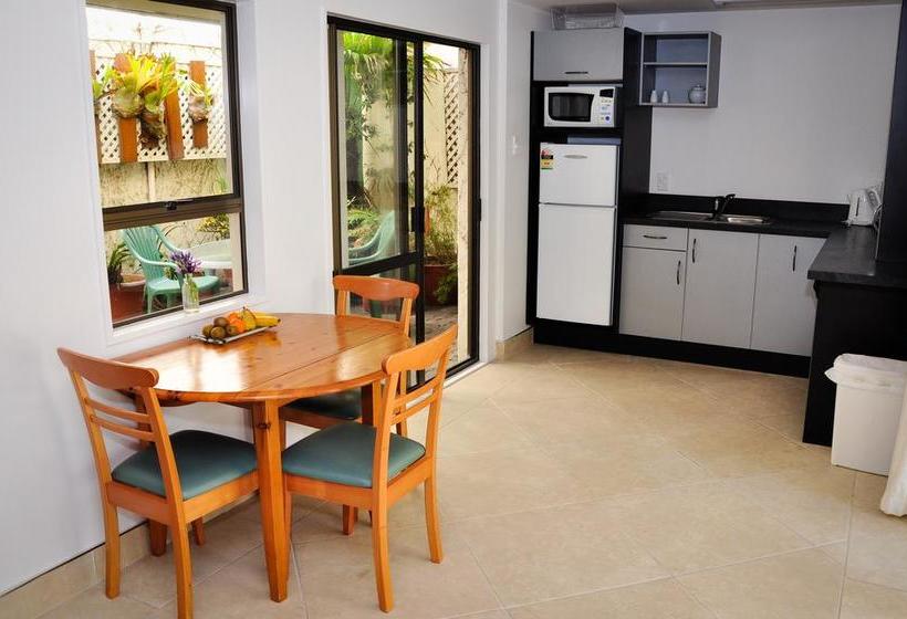 Aqua Beachfront Motel 19