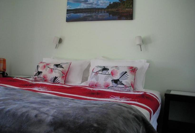 Mahinapua Retreat B&b 13