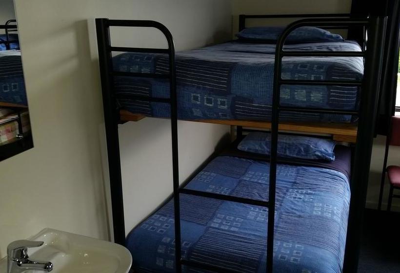 Hostel Hat Trick Lodge 13