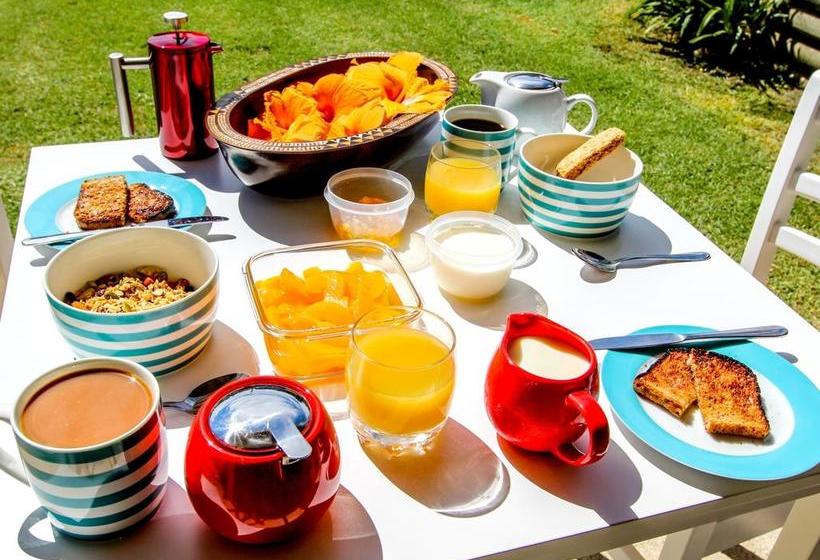 Bed and Breakfast Genevieve S On Du Fresne 3