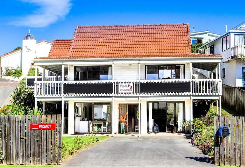 Bed and Breakfast Genevieve S On Du Fresne 4