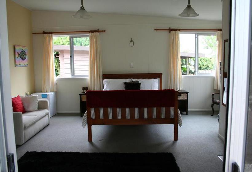 Whitianga Bed & Breakfast 2