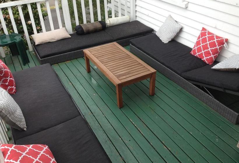 Hostel Bradshaws Travel Lodge 7