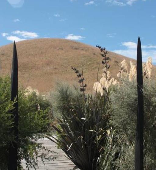 Hostel Old Bones Lodge 12