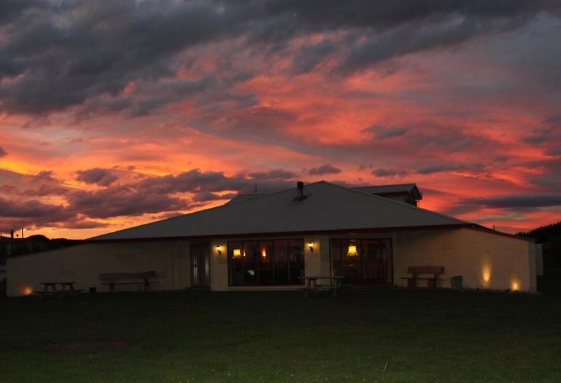 Hostel Old Bones Lodge 3