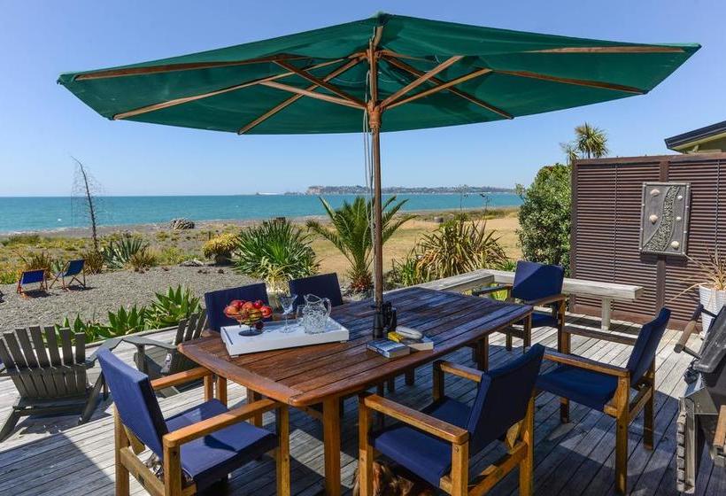 Absolute Beachfront B&b 4